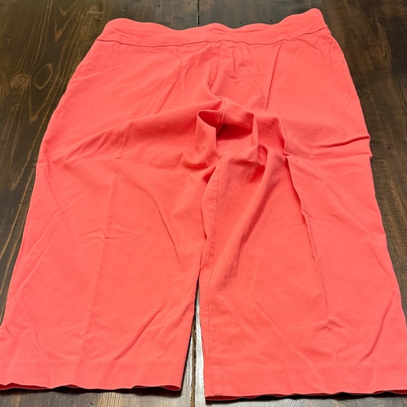 Ruby Rd. Coral Capris - Picture 2 of 3